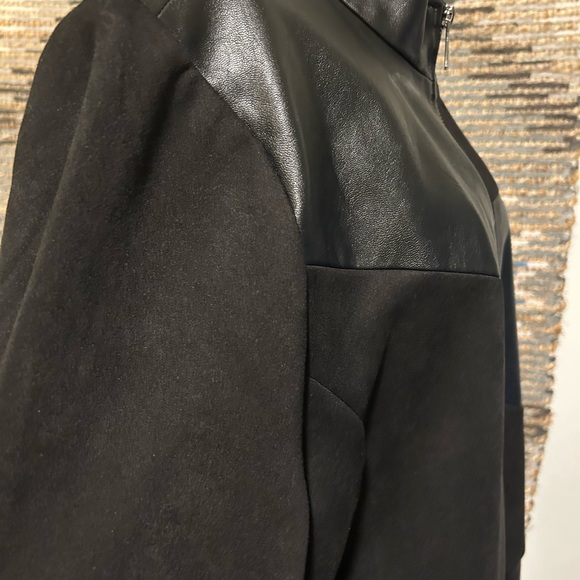 Belle by Kim Gravel Women's Black Leather Jacket - Picture 10 of 12